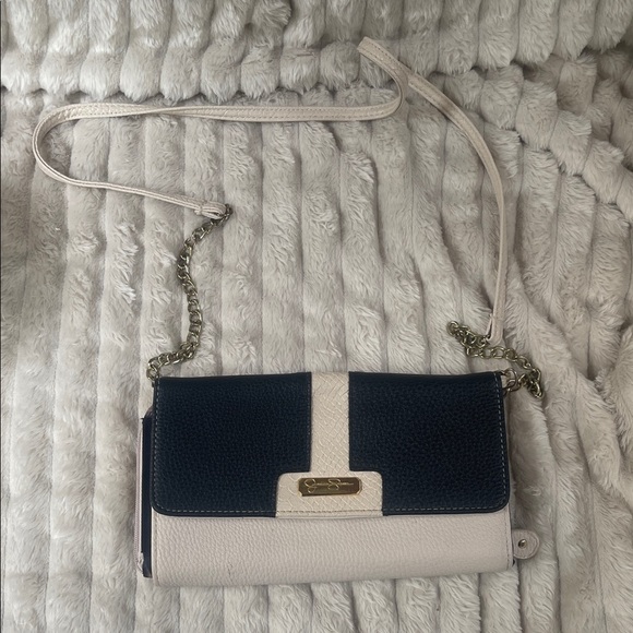 Jessica Simpson Small Crossbody Handbag with gold chain strap, preown, good cond - Picture 1 of 7